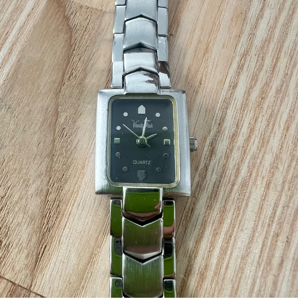 Vanity fair ladies rectangular silver tone watch NEW BATTERY